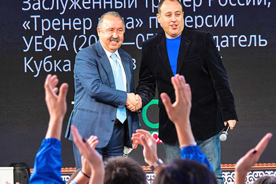Валерий Газзаев: «Наши олигархи получают еще больше футболистов»