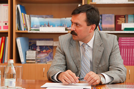 Главой района Гафаров становится в 2010 году, когда Песошин переходит в исполком Казани