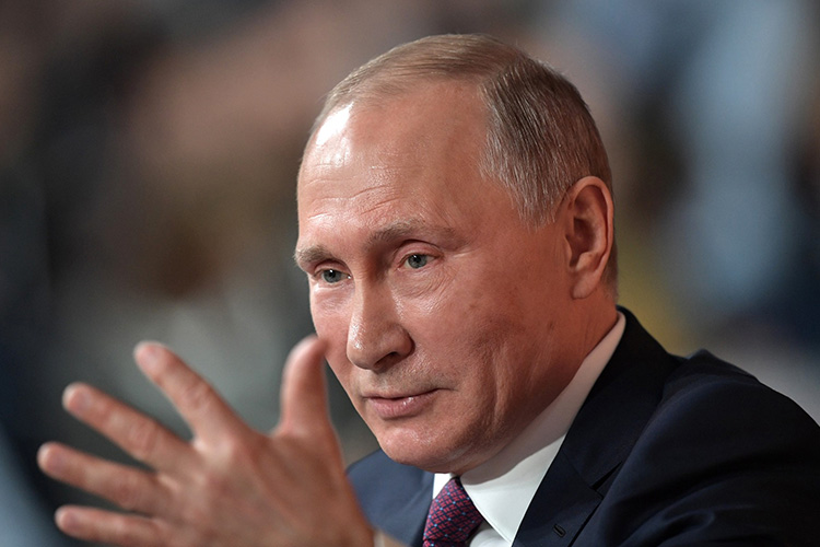Владимир Путин: «Макаронные изделия выросли на 10 с половиной процентов. И продолжают подрастать. Наши граждане в большинстве — Москве и в Петербурге — там, конечно, заказывают болоньезе… — у нас народ попроще и едят макароны по-флотски»