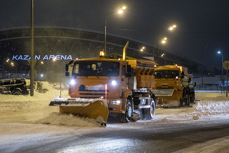 За сутки с казанских улиц вывезли более 9,5 тыс. т снега, днем уборкой снега займутся 349 рабочих и 289 машин