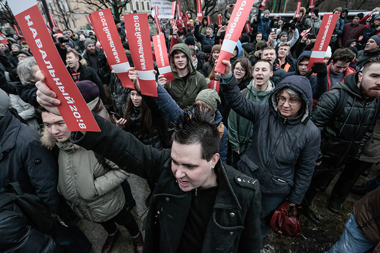 «Арест Навального вызовет какой-то ситуативный всплеск недовольства оппозиционных избирателей, но их, в общем-то, не так уж много. Я имею в виду радикально оппозиционных. Наверное, это вызовет какую-то негативную реакцию со стороны стран Запада…»