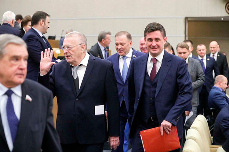 ЛДПР (оценка А+), отмечают политологи, больше других партий завязана на личность своего лидера Владимира Жириновского, который, впрочем, для многих уже является фигурой из прошлого