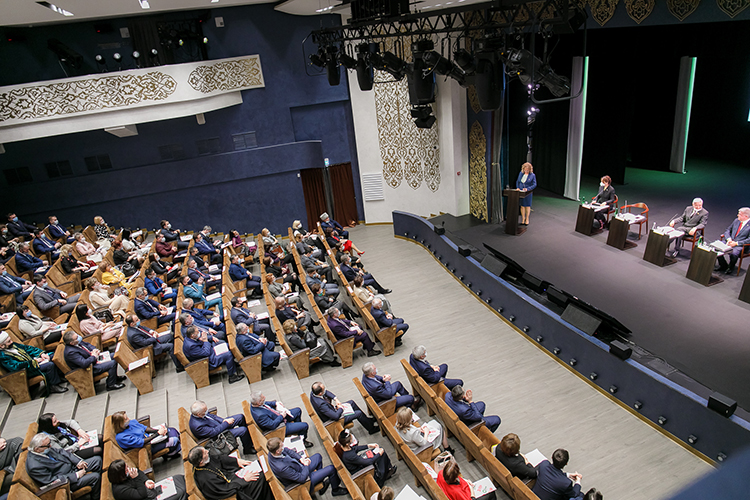 Итоговая коллегия 2020 года минкульта РТ в этом году прошла не в Казани, а в обновленном здании татдрамы Набережных Челнов