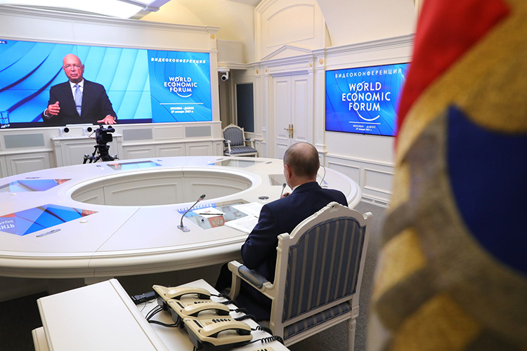Президент России Владимир Путин впервые с 2009 года выступил на Всемирном экономическом форуме в Давосе. Мероприятие в этом году проходит в онлайн-формате