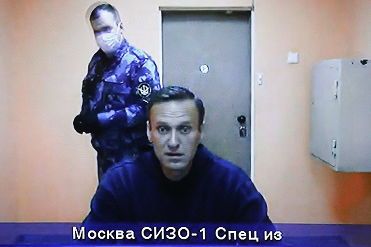 «Я подумал, что сейчас разъедутся кулисы, Путин выйдет и скажет: «Мы решили пошутить»