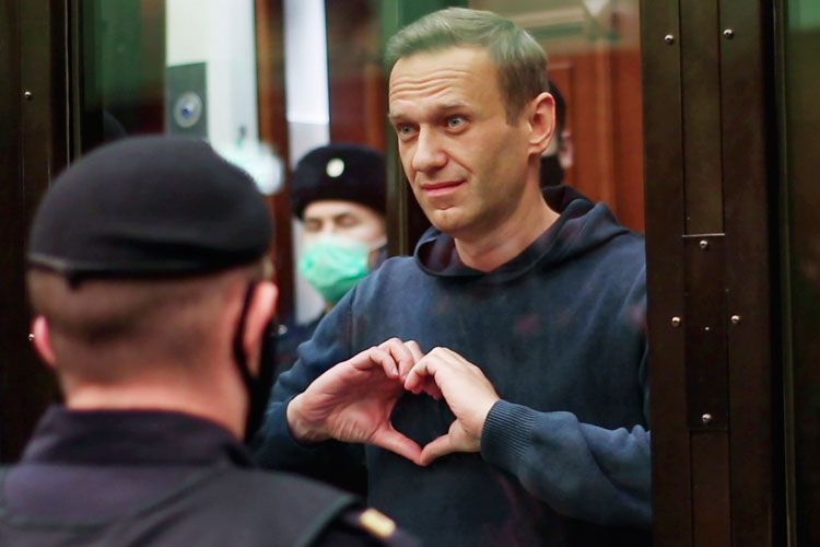 «Видимо, Навальный вернулся, потому что у него есть определенный план, не такой это человек, чтобы полагаться на авось, и российские власти, как ни парадоксально это может показаться, сейчас действуют по этому плану»