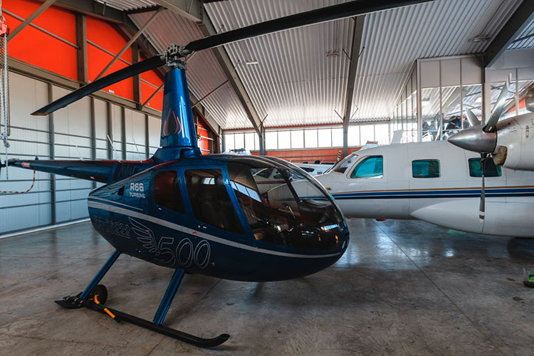 Из вертолетов самый популярный (15 единиц) — Robinson R44