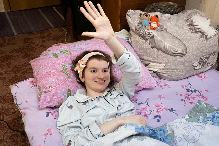 Карине Куличкиной 15 лет, она живет в Казани, и борется с последствиями черепно-мозговой травмы, которую получила в результате несчастного случая
