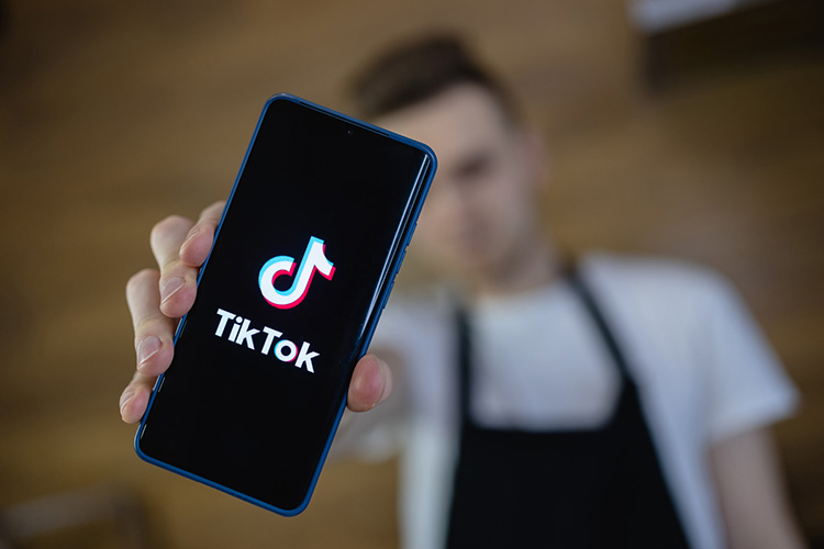 «Не сразу понял, что TikTok довольно быстро развивается, как и его тематика, что контент очень расширился — опять же, от танцев школьников и видео с животными до кулинарии, до тематических страниц»