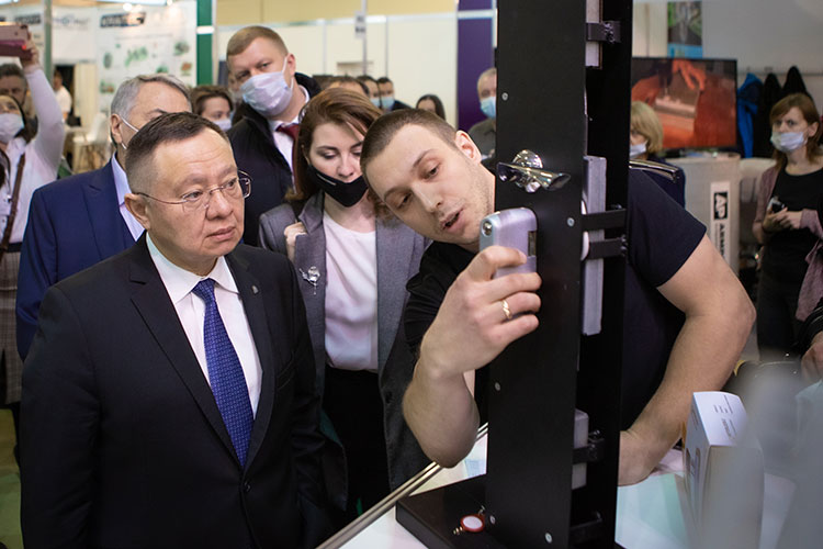«Иначе мы такой объем жилья можем не построить»: как Файзуллин хочет возвести миллиард «квадратов»