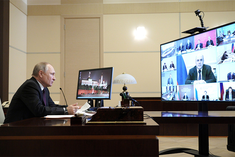 Владимир Путин обсудил на совещании с членами кабмина и крупными бизнесменами повышение инвестиционной активности