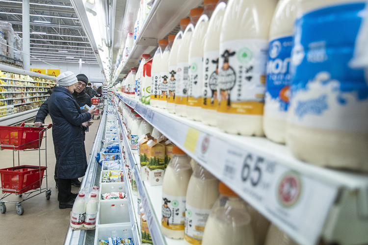 Индекс себестоимости сырого молока за 2020 год выросла на 15 процентных пунктов. Себестоимость производства молочной продукции также выросла от 5 до 7%. В то же время молочные продукты на полках магазинов подорожали, в среднем, всего на 4%