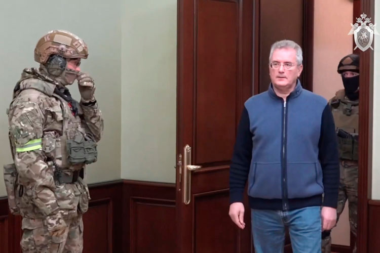 «Ездил на взятке» и хранил дома полмиллиарда: в Пензе повязали «тихого середнячка» среди губернаторов