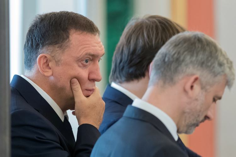 «Надоело слушать вранье из ЦБ»: кто прав в споре о ставке – Дерипаска или Потанин?