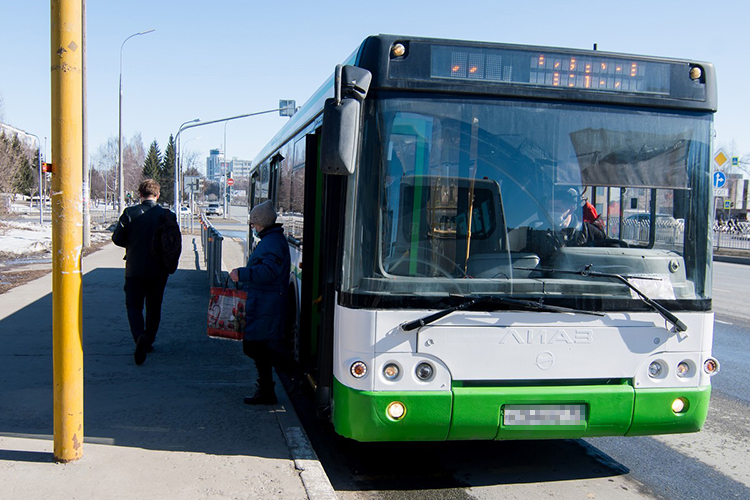 «Новых автобусов Челны, видимо, недостойны»: спасет ли подарок Собянина транспортную реформу Магдеева?