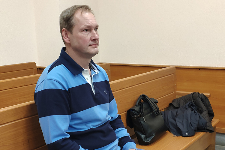 Практически в экстренном режиме суд продлевал домашний арест замминистра ЧС Татарстана Олегу Степущенко
