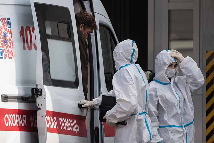 Российские власти пока не планируют ужесточать коронавирусные ограничения на фоне роста заболеваемости, который был зафиксирован по итогам минувших суток