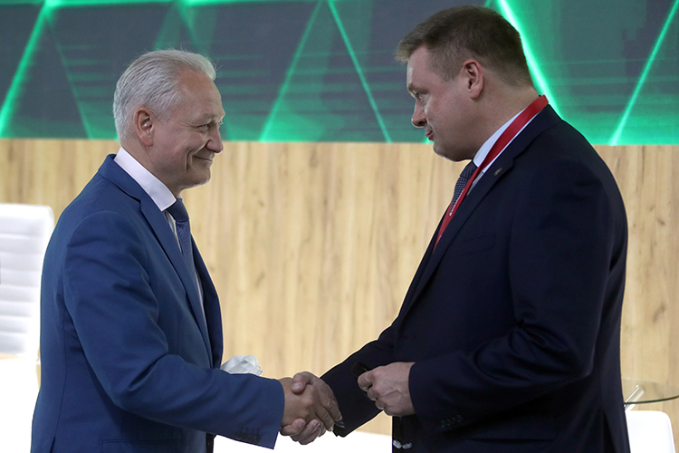 По словам Сергея Майорова, запланировано не очень большое количество встреч (на фото с губернатором Рязанской области Николай Любимов (слева направо)