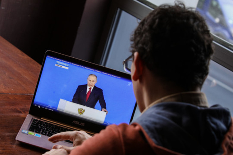 В 2019 году прямая линия с Путиным продолжалась 4 часа 16 минут, было задано более 80 вопросов