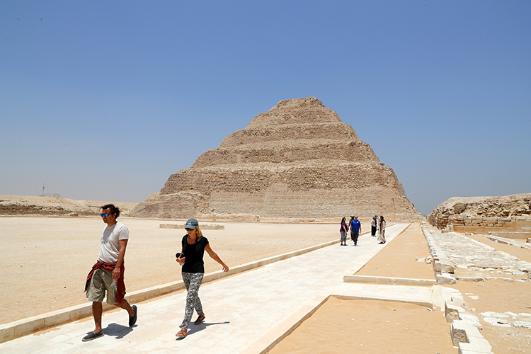8 июля войдет в «туристическую историю». Там считают, что чартерные рейсы возобновятся в июле, а спрос на курорты Египта будет очень высоким