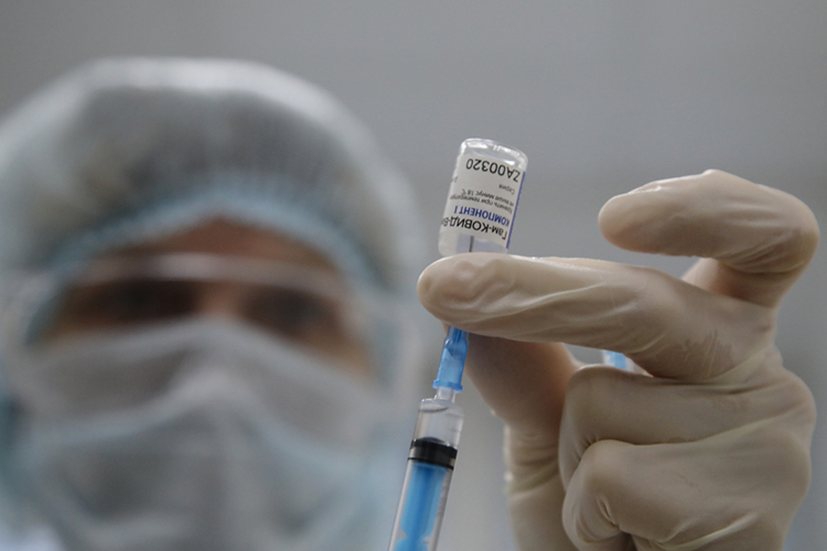 К утру 16 июля в Татарстане вакцинировали 709,2 тыс. человек. Прирост за сутки составил 11,3 тыс. человек. 459,2 тыс. человек получили оба компонента вакцины