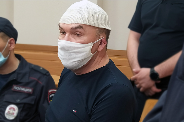 Назмиев заявил, что отказывается от показаний, так как на него якобы давило следствие, а убийство никто не заказывал