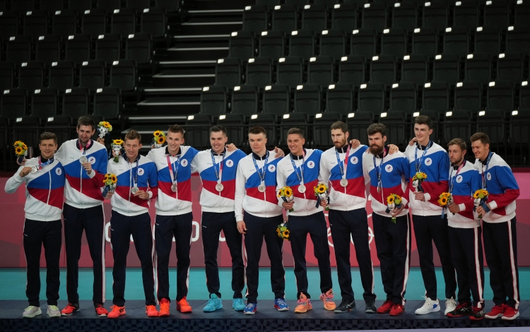 Сборная России по волейболу уступила в финале Олимпиады в Токио-2020 Франции. У них — «золото», у России — «серебро»