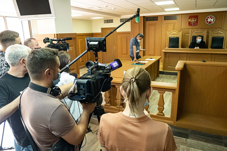 Судебное заседание по жалобе на арест основателя Finiko Кирилла Доронина прошло при полном аншлаге