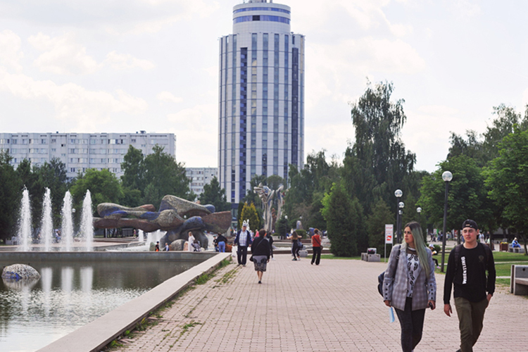 Неделю набережные челны. Набережные Челны население 2021. Население города Набережные Челны 2021. Набережные Челны население численность. Набережные Челны население 1983 год.