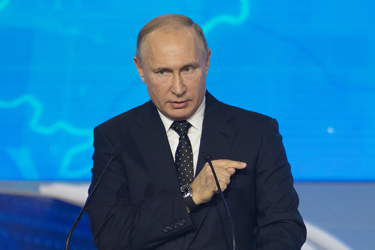 Владимир Путин подписал указ о единовременной выплате пенсионерам в размере 10 тыс. рублей. Россияне получат деньги в сентябре