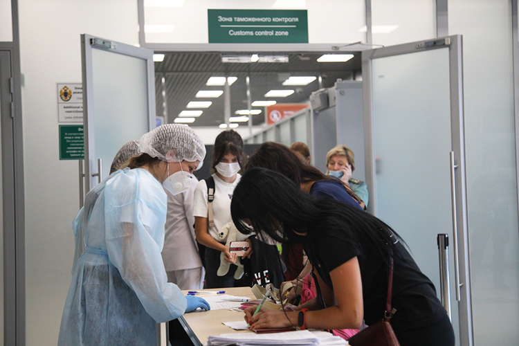 Из-за различных мест отдыха в Татарстан привезли с собой коронавирус 233 человека, в том числе 156 из-за границы