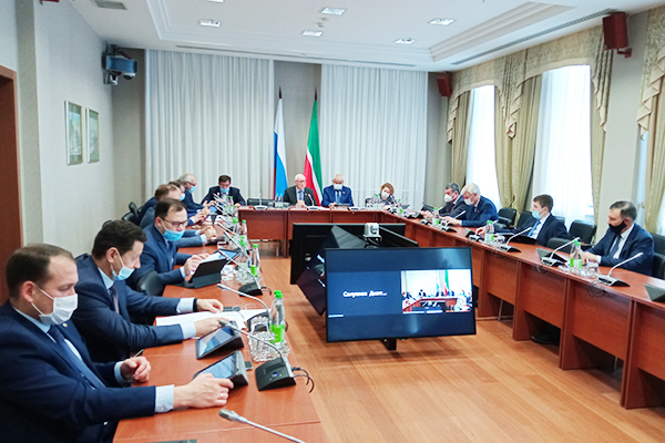 Госдолг Татарстана на данный момент составляет 85 млрд рублей по бюджетным кредитам и 11 млрд рублей — по госгарантиям