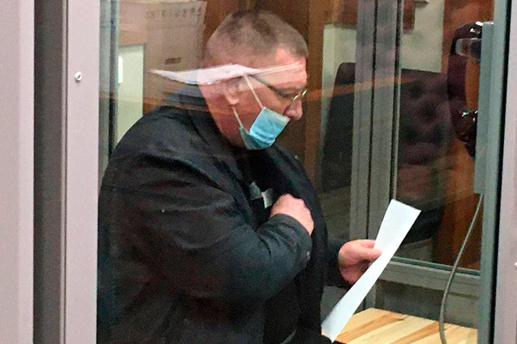 «Потом в глаза детям смотреть не смогу»: как «хозяина» колонии №3 отправили за решетку