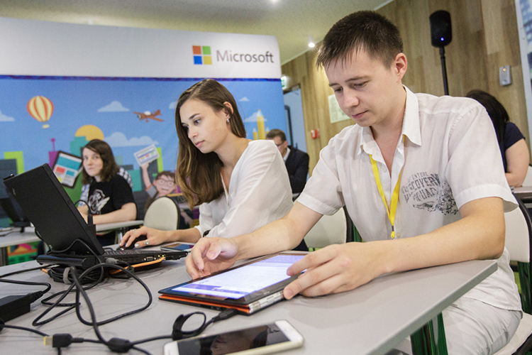 Программа Microsoft Learn Student Ambassadors  была запущена, чтобы объединить увлеченных новыми технологиями  студентов из разных стран