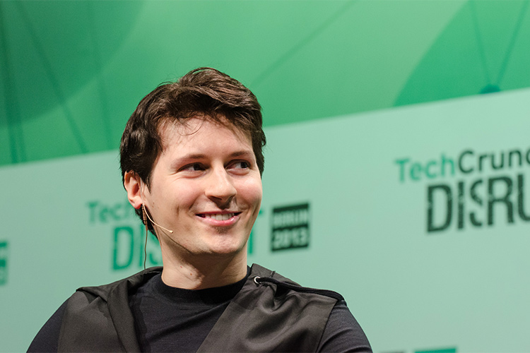 Вчера вечером Павел Дуров опубликовал опрос «Что лучше?» с двумя вариантами ответа: полное прекращение работы Telegram в России или приостановка работы агитационных ботов на два дня голосования