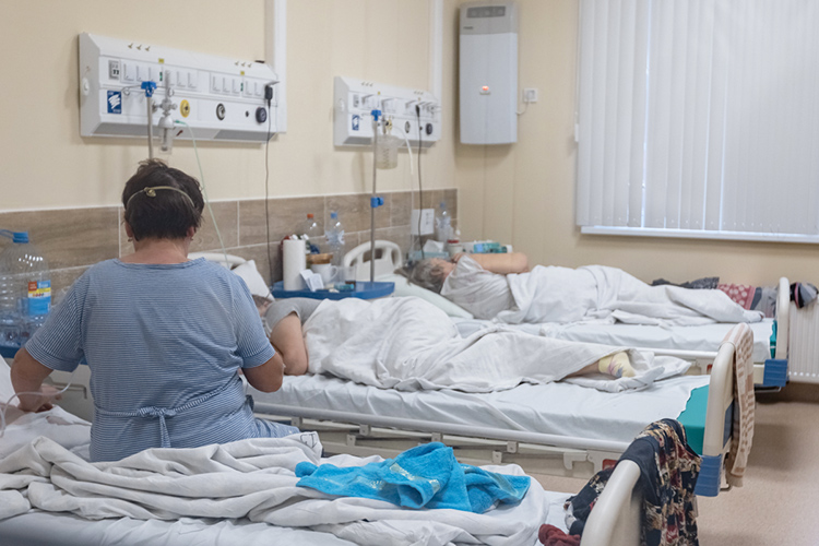 Лечение одного пациента с коронавирусом в больнице обходится в 300-400 тысяч рублей. С начала пандемии в Нижнекамском районе вылечили уже 8896 человек