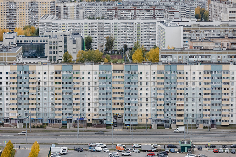 В сентябре средняя цена квадратного метра на вторичном рынке поднялась до 104,9 тыс. рублей. Понятно, что покупатели хотят продать свою квартиру с выгодой, не потеряв при покупке нового жилья