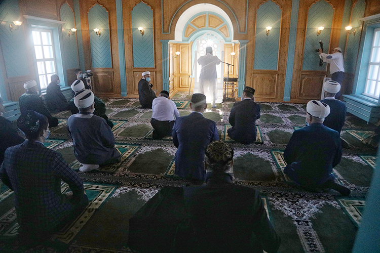 Мечеть не только обновилась, но и стала более комфортабельной, в ней есть отопление и газ, специальное помещение для омовения