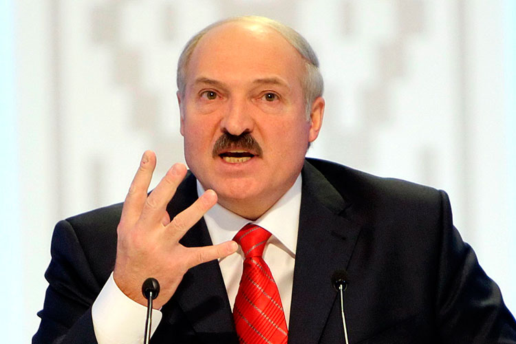 «В распоряжении Лукашенко есть определенный арсенал средств, для того, чтобы заставить себя уважать, он таким образом говорит — «вам не поздоровится, если еще раз полезете на меня»