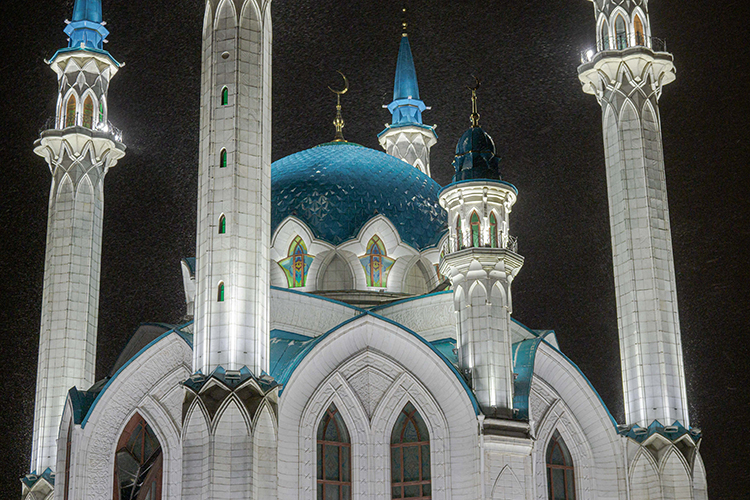 «В прошлом году мы меняли освещение на мечети Кул-Шариф. Все-таки это визитная карточка города»