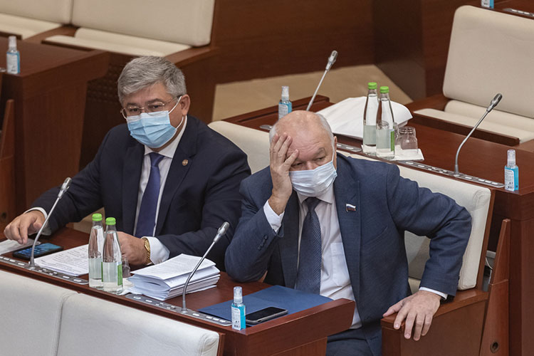 Ильдар Гильмутдинов (справа):  Такое впечатление, что некоторые коллеги не прочитали законопроект 