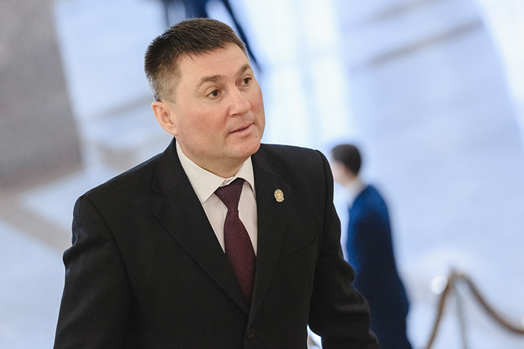 Равиль Кузюров (на фото) возглавляет министерство с 2018 года, он сменил на этом посту Алмаса Назирова, покинувшего госслужбу на фоне скандалов коррупционных скандалов вокруг ведомства