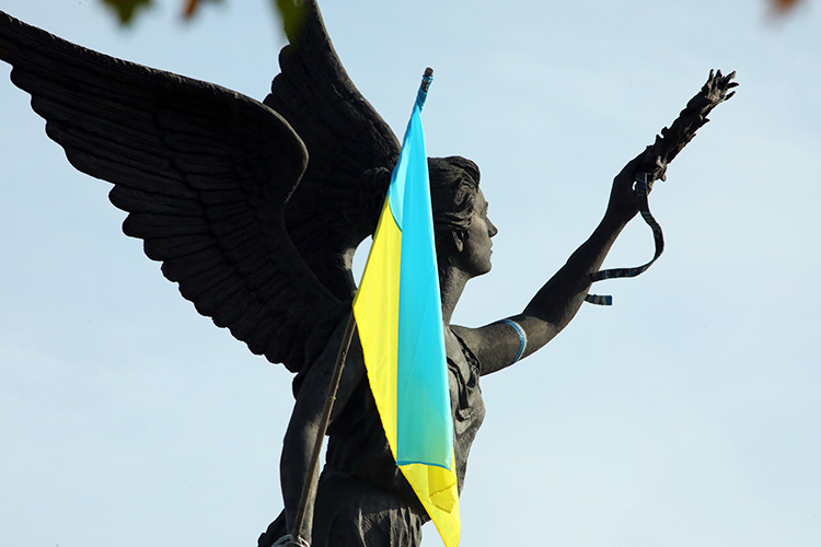 «Главное препятствие для того, чтобы решить проблему Украины и чтобы у Москвы под боком не было такого раздражителя, заключается в том, что Украина сейчас самое враждебное государство в Европе, а может быть, даже в мире»