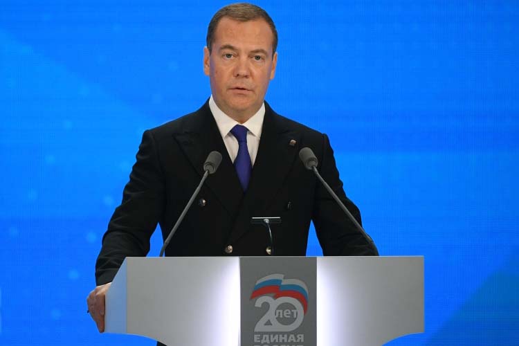 Среди достижений Дмитрий Медведев в первую очередь отметил борьбу с пандемией, деофшоризацию экономики и борьбу с фирмами-одноневками, установление уголовной ответственности за вывод средств из страны