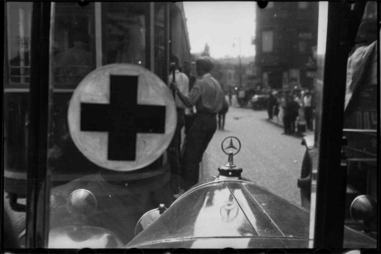 «Для меня этот снимок стал символом фоторепортажа» («Работа скорой помощи». Фоторепортаж. 1931)