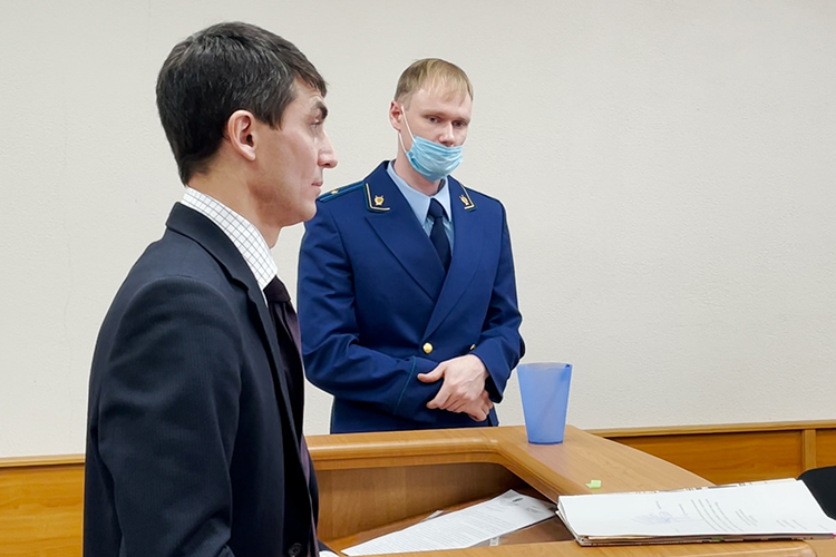 Сын Садыкова попросил суд отправить экс-главу Буинска за решетку минимум на 20 лет, а также лишить того всех его заслуг перед Отечеством