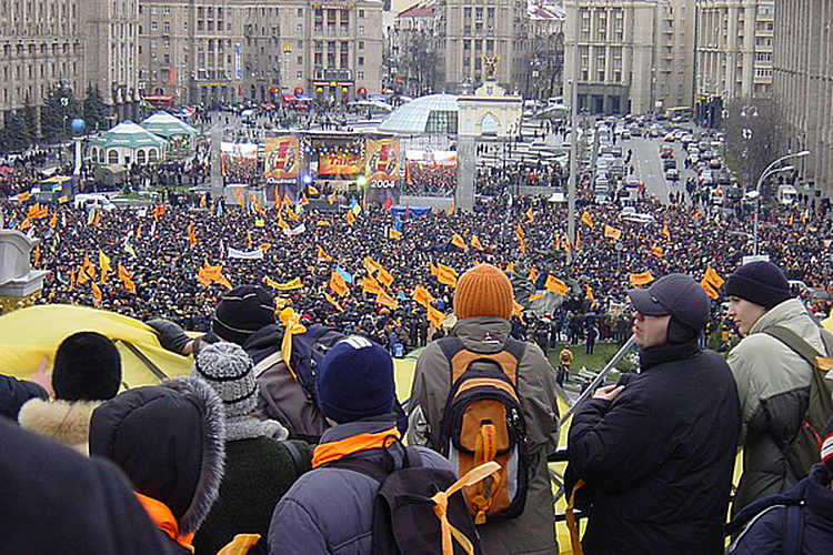 «Когда в 2004 году Березовский дал, по разным оценкам, от 45 до 70 млн долларов на первую оранжевую революцию в Киеве, то люди, которых он таким образом облагодетельствовал, в определенный момент просто перестали отвечать на его телефонные звонки»