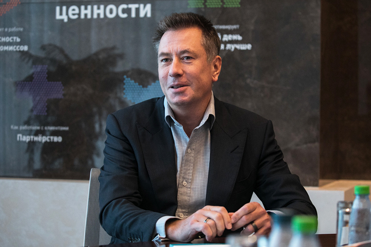 На вторую строку в рейтинге поднялся председатель правления ПАО «СИБУР Холдинг» Дмитрий Конов