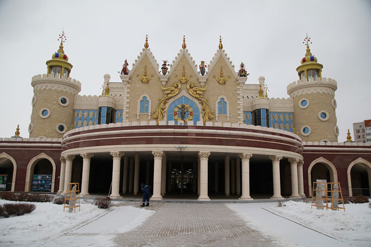 Здание татарского государственного театра кукол «Экият» в Казани