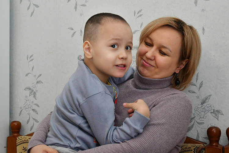 Данир Наумов с мамой Ильмирой